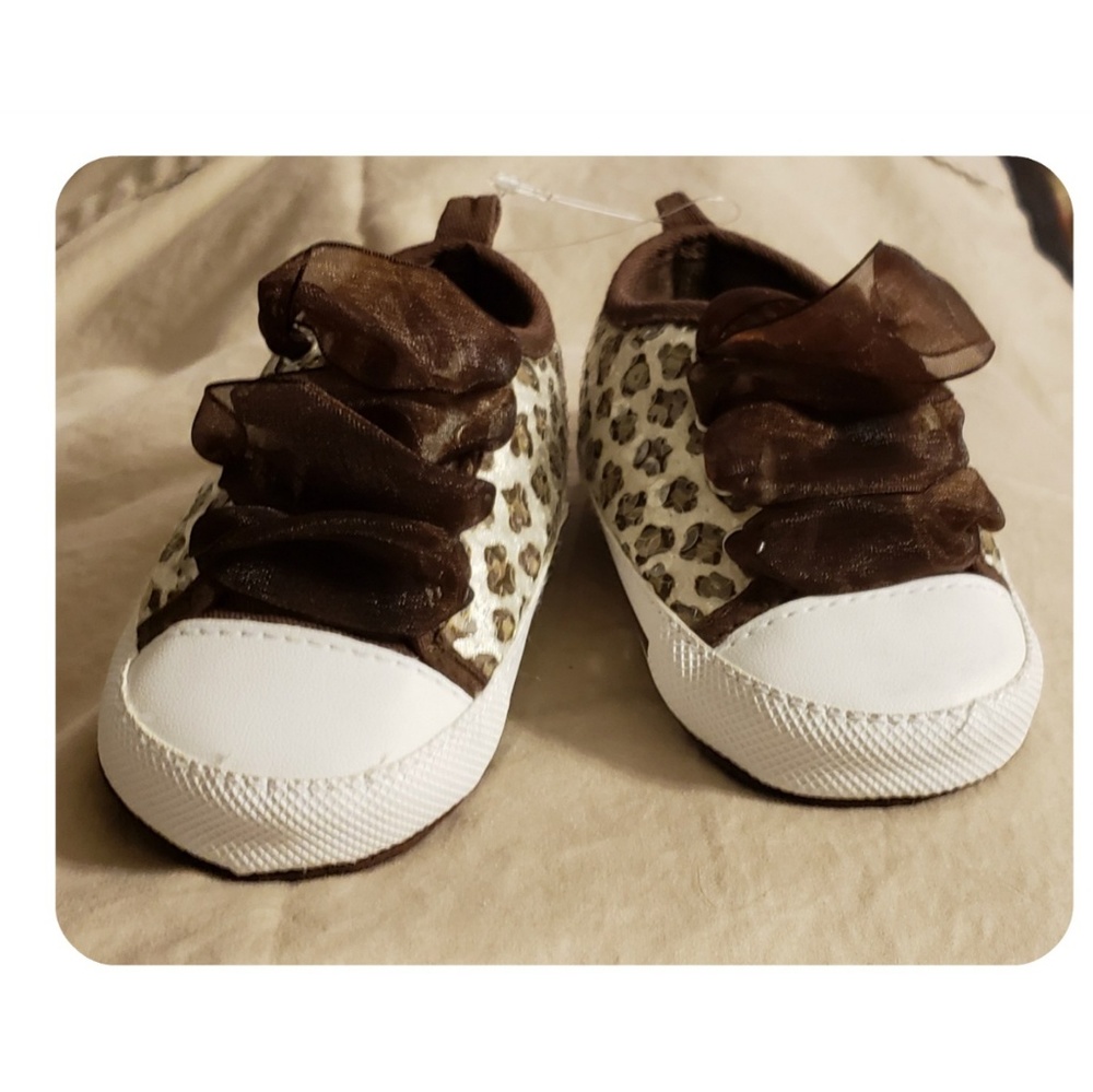NWOT Animal Print Sparkle Baby Shoes